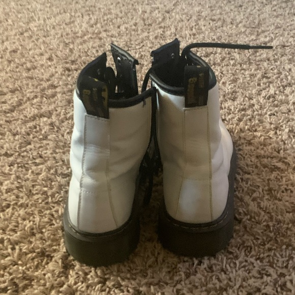 COPY - WOMENS SIZE 6 DR MARTENS BRAND NEW NEVER WORN PERFECT CONDITION - Picture 3 of 5